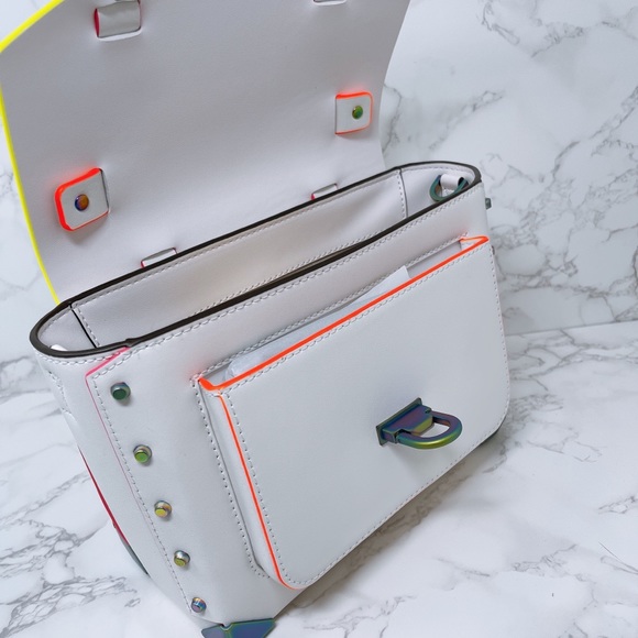 Michael Kors Manhattan Medium Satchel - Picture 12 of 13